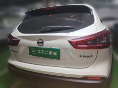 Nissan Qashqai 2.0L CVT XV Premium Luxury - фото 3