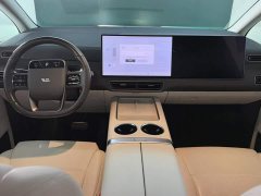 Li Auto Li Xiang MEGA Ultra - ფოტო 12