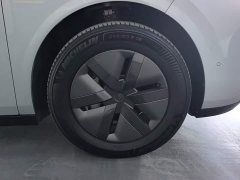 Li Auto Li Xiang MEGA Ultra - ფოტო 6