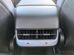 Tesla Model Y Rear-Wheel Drive - ფოტო 10
