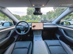 Tesla Model Y Rear-Wheel Drive - ფოტო 5
