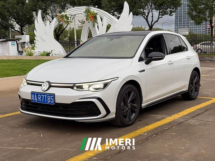 Volkswagen Golf 280TSI DSG R-Line Lite - автомобиль из Китая