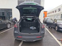 Tesla Model Y Rear-Wheel Drive - ფოტო 18