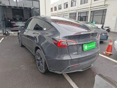 Tesla Model Y Rear-Wheel Drive - ფოტო 4