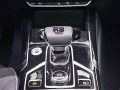 FAW Red Flag HS5 Facelift 2.0T Smart Connected Premium Edition - фото 13