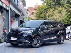 Toyota Sienna 2.5L Dual Motor 2WD Luxury Edition - photo 1