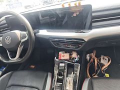 Volkswagen Lingdu L 280TSI DSG Dazzling Red Edition - photo 8