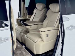 Toyota Alphard Hybrid 2.5L Premium Edition - ფოტო 16