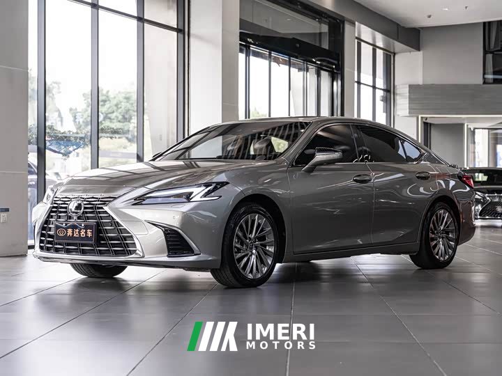 Lexus ES 300h Executive Edition - ავტომობილი ჩინეთიდან