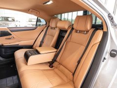 Lexus ES 300h Executive Edition - ფოტო 12