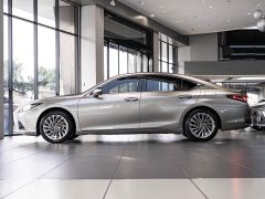 Lexus ES 300h Executive Edition - ფოტო 4