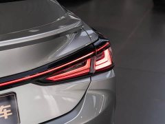 Lexus ES 300h Executive Edition - ფოტო 7
