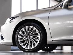 Lexus ES 300h Executive Edition - ფოტო 8