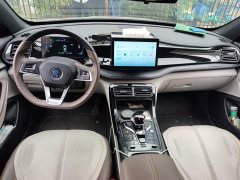 BYD Qin PLUS Glory Edition DM-i 55KM Leading - ფოტო 5