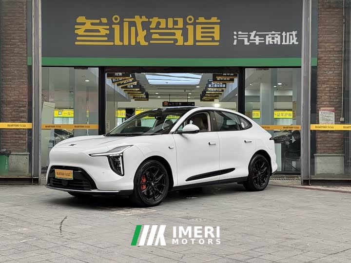 IM Motors Zhiji LS6 Extended Range 52 Max - автомобиль из Китая
