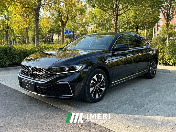Volkswagen Passat 330TSI Elite - ავტომობილი ჩინეთიდან