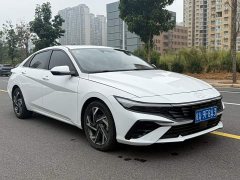 Hyundai Elantra 1.5L CVT Luxury - фото 3