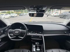Hyundai Elantra 1.5L CVT Luxury - фото 8