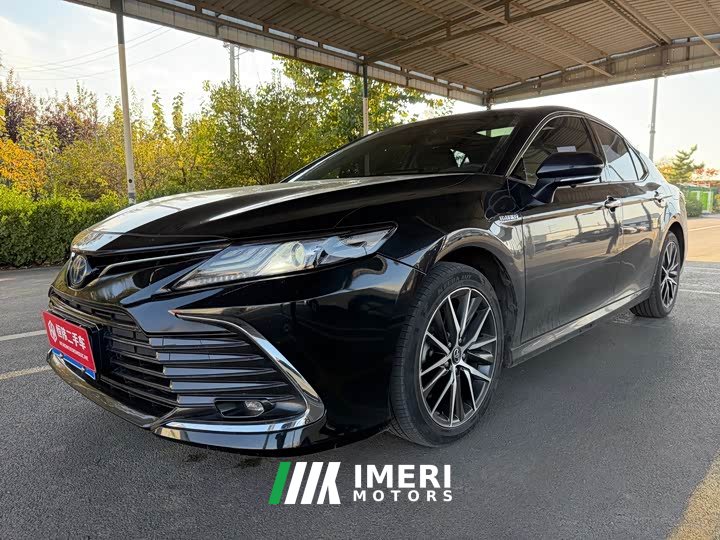 Toyota Camry Hybrid Luxury - car from China
