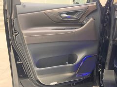 Toyota Alphard Hybrid 2.5L Premium Edition - фото 13