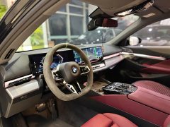 BMW 5 Series (Imported) 525i M Sport Package - ფოტო 4