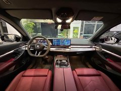 BMW 5 Series (Imported) 525i M Sport Package - ფოტო 8