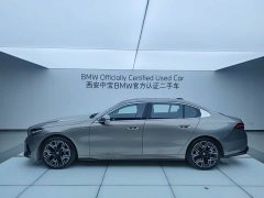 BMW 5 Series 530Li Luxury M Sport Package - ფოტო 3