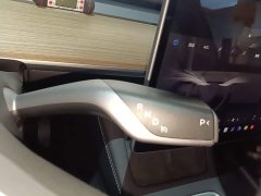 Tesla Model Y Rear-Wheel Drive - ფოტო 13