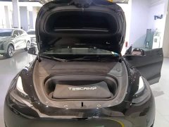 Tesla Model Y Rear-Wheel Drive - ფოტო 19