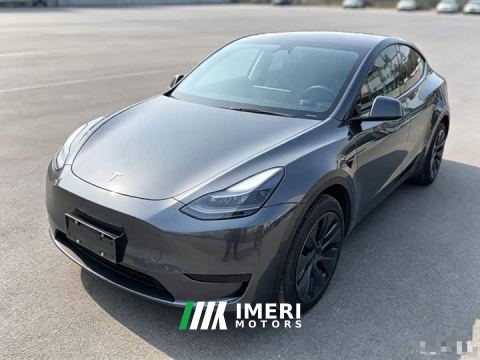 2024 Tesla Model Y Rear-Wheel Drive