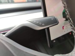 Tesla Model Y Rear-Wheel Drive - ფოტო 13