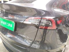 Tesla Model Y Rear-Wheel Drive - ფოტო 7