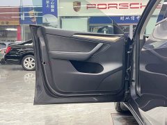 Tesla Model Y Long Range All-Wheel Drive - ფოტო 11