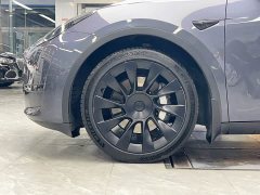 Tesla Model Y Long Range All-Wheel Drive - ფოტო 8