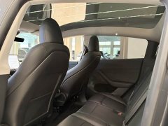 Tesla Model Y Rear-Wheel Drive - ფოტო 10