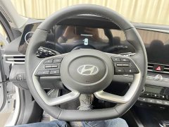 Hyundai Elantra 1.5L CVT LUX Prestige Edition - фото 15