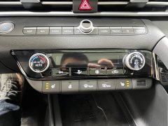 Hyundai Elantra 1.5L CVT LUX Prestige Edition - фото 18