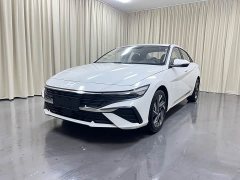 Hyundai Elantra 1.5L CVT LUX Prestige Edition - фото 2