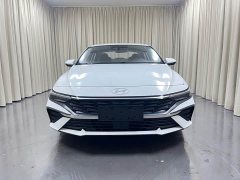Hyundai Elantra 1.5L CVT LUX Prestige Edition - фото 3