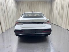 Hyundai Elantra 1.5L CVT LUX Prestige Edition - фото 6