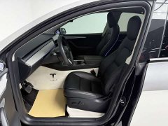 Tesla Model Y Rear-Wheel Drive - ფოტო 4
