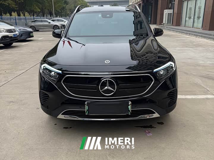 Mercedes-Benz EQB 260