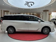 Buick GL8 New Energy Luzun Respect Edition 7-Seater - фото 4