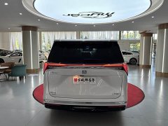 Buick GL8 New Energy Luzun Respect Edition 7-Seater - фото 6