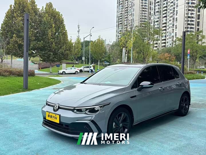 Volkswagen Golf 280TSI DSG R-Line - автомобиль из Китая