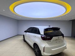 Honda Fit 1.5L CVT Trendy Sunroof Edition - ფოტო 4
