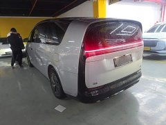 Li Auto Li Xiang MEGA Ultra - ფოტო 4