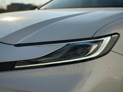 Toyota Camry Hybrid 2.0L HXS Sport Plus - photo 4