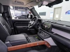 Land Rover Defender Facelift 110 3.0T P400 Dark Edition - ფოტო 11