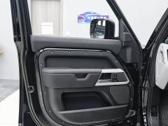 Land Rover Defender Facelift 110 3.0T P400 Dark Edition - ფოტო 9